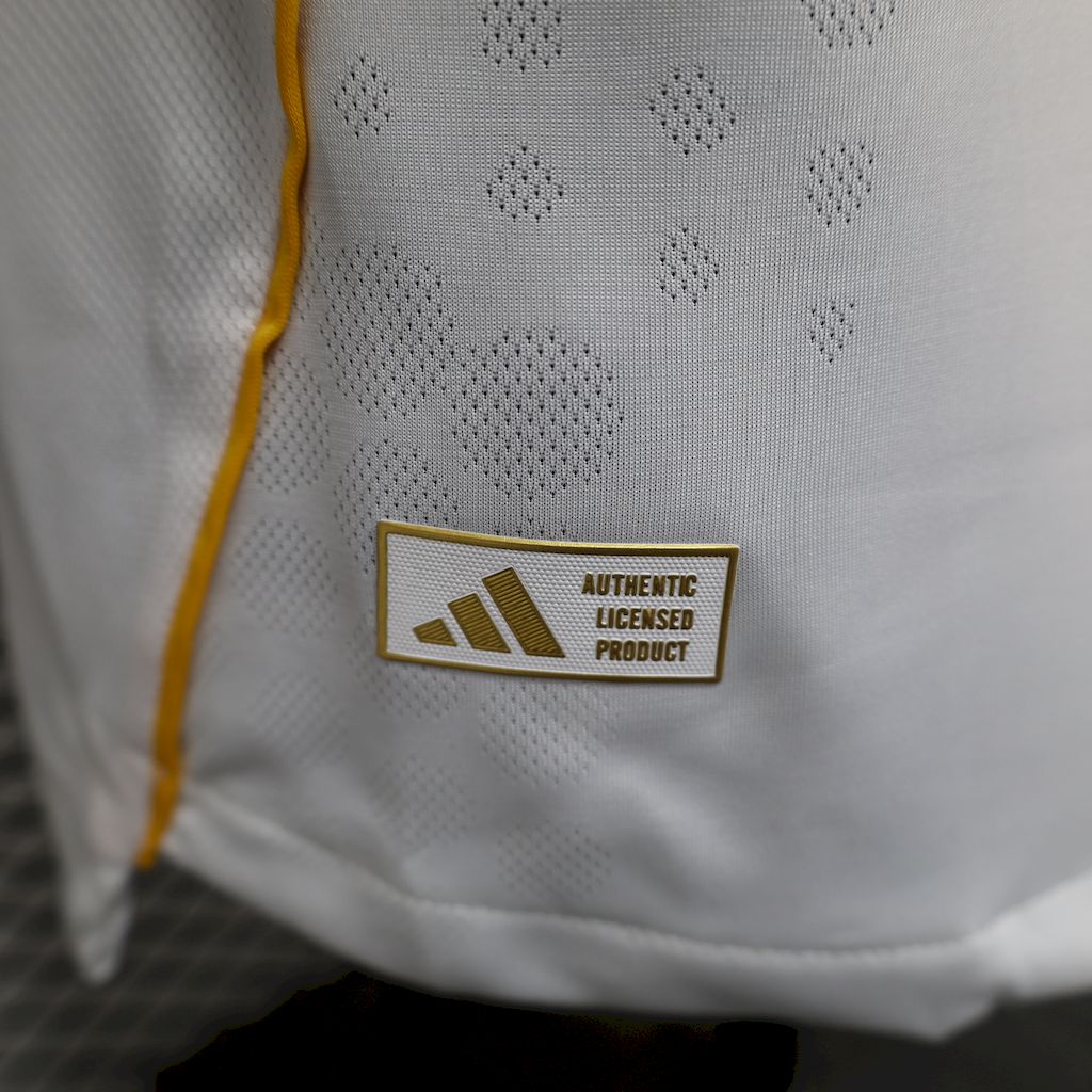 Camisa titular do Real Madrid 2025/26 - Versão Jogador