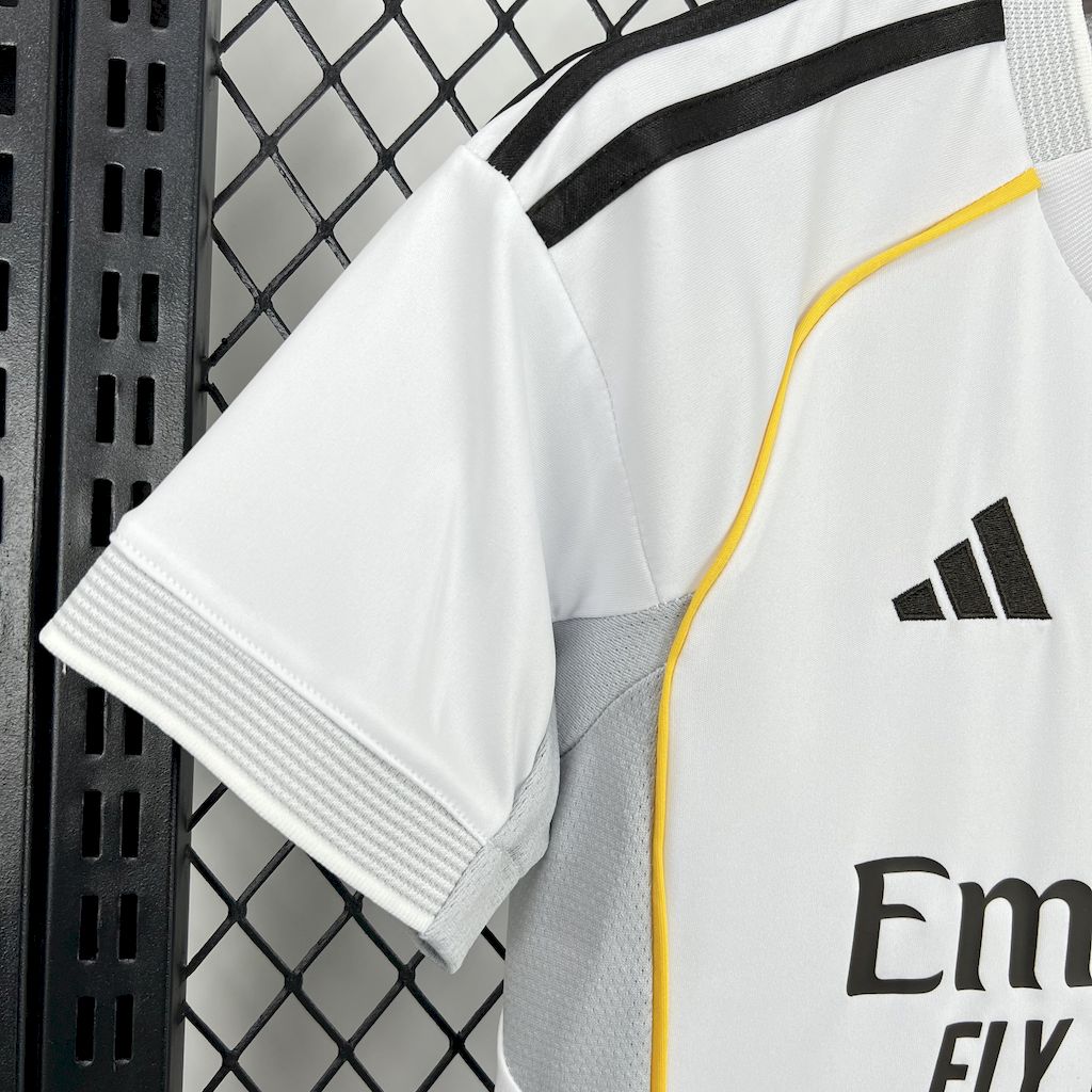 Uniforme Infantil Real Madrid Para Temporada 2025/26