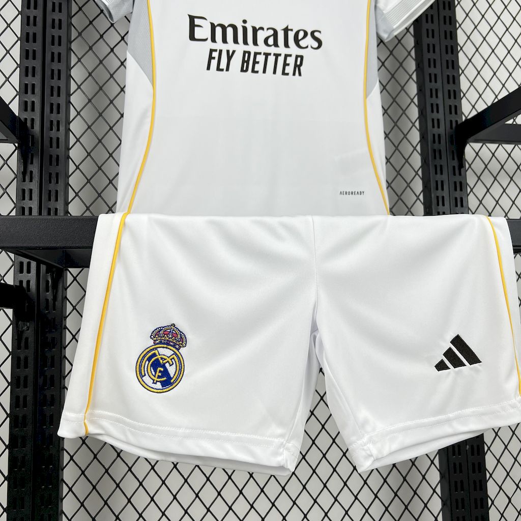 Uniforme Infantil Real Madrid Para Temporada 2025/26