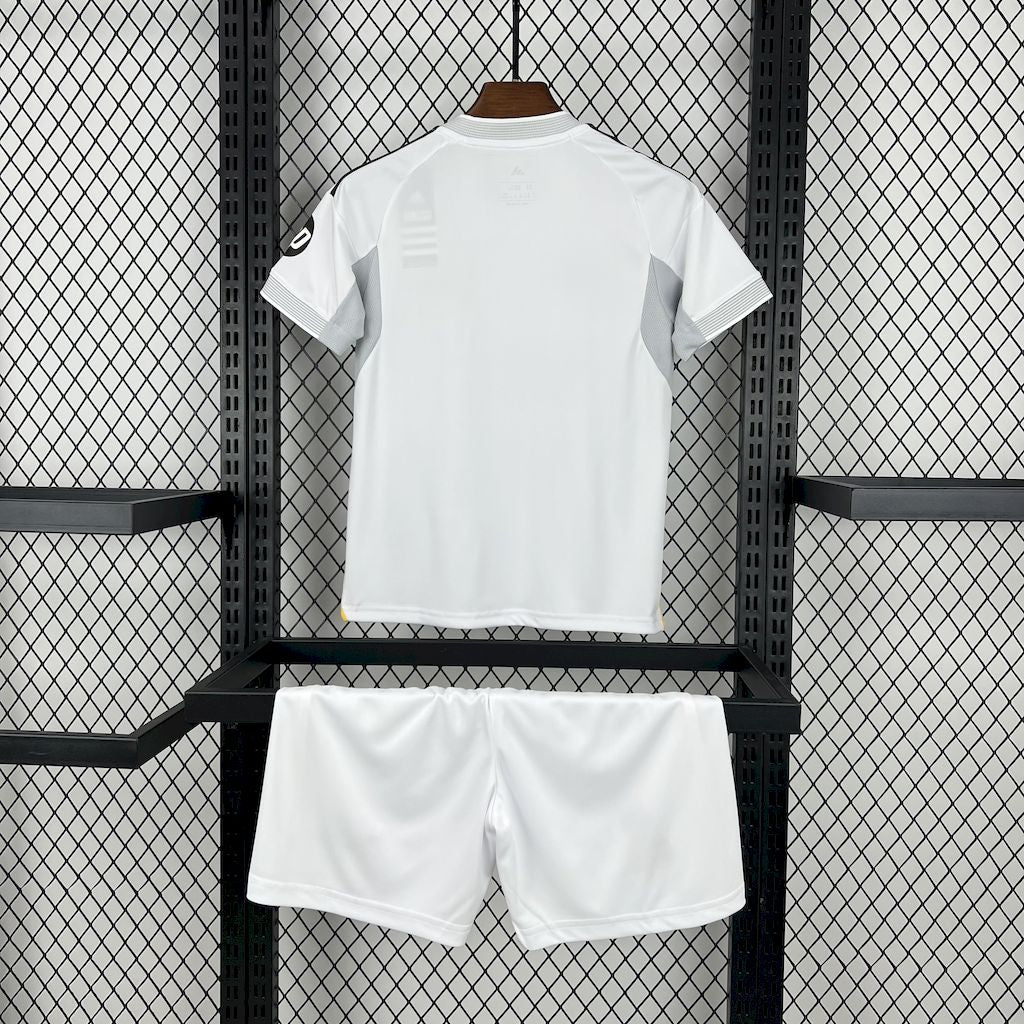 Uniforme Infantil Real Madrid Para Temporada 2025/26