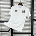 Camisa titular do Santos para a temporada 2025/26