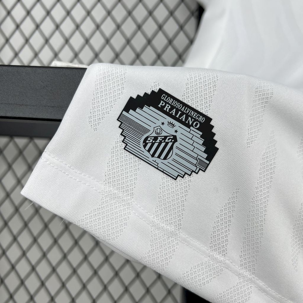Camisa titular do Santos para a temporada 2025/26