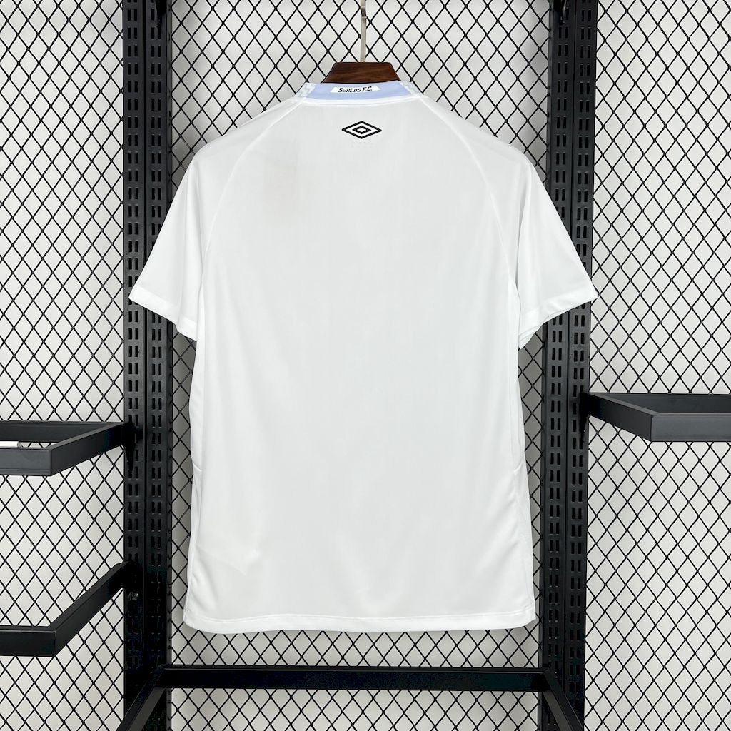 Camisa titular do Santos para a temporada 2025/26