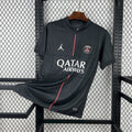 Camisa 4 do Paris Saint-Germain para a temporada 2025/26 (masculina)