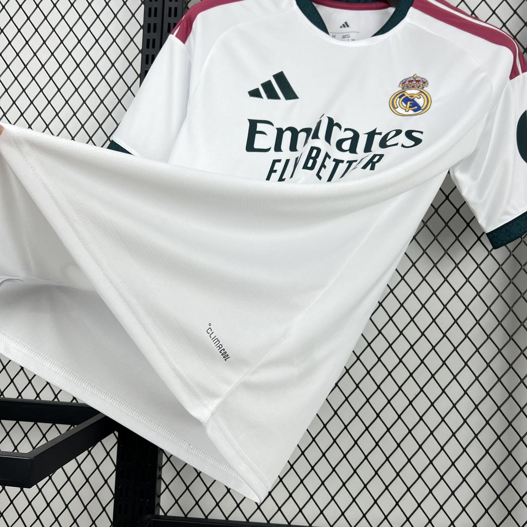 Camisa Real Madrid 2025/26 Torcedor Masculina